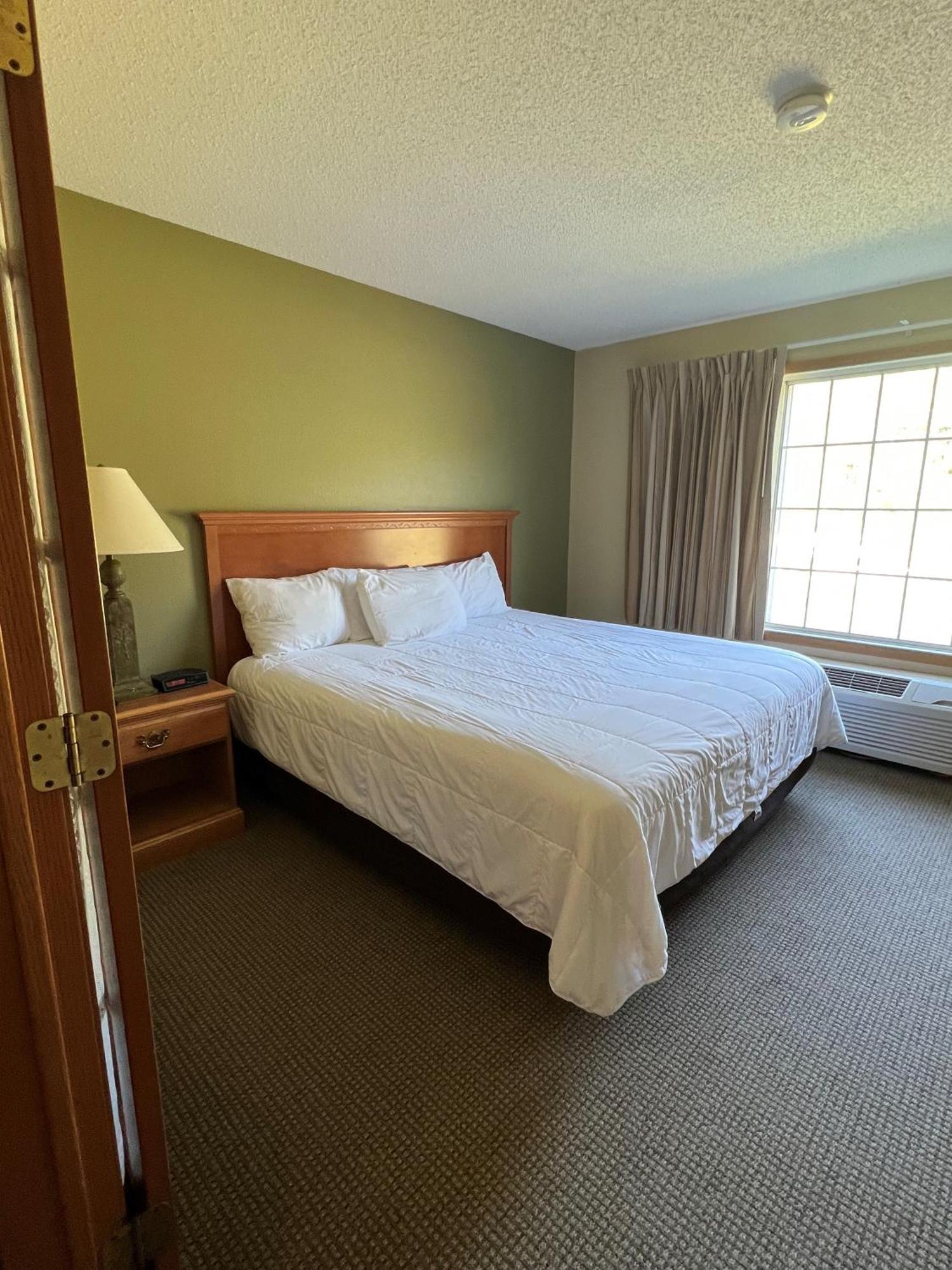 Country Inn Walker Екстериор снимка
