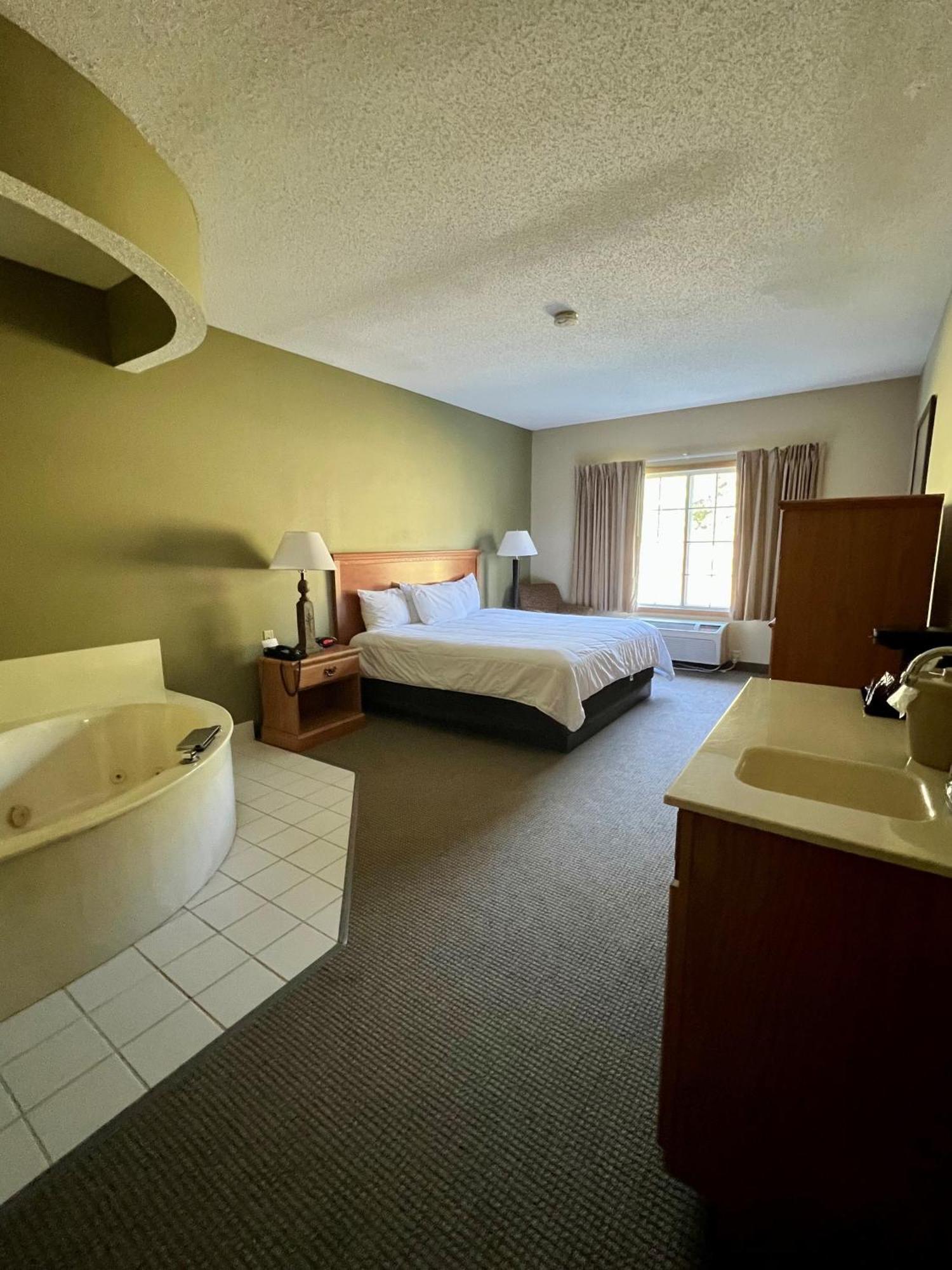 Country Inn Walker Екстериор снимка
