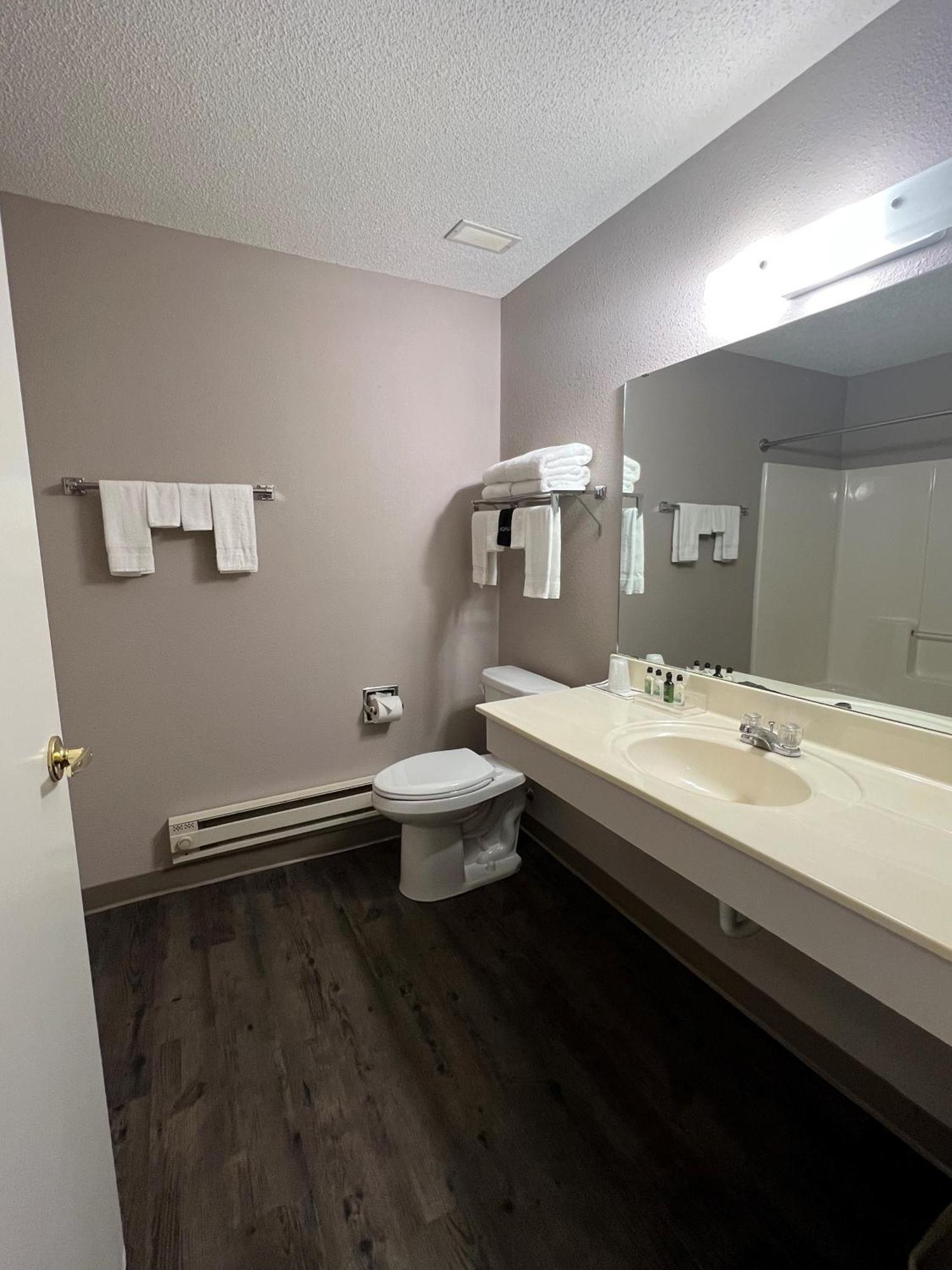Country Inn Walker Екстериор снимка